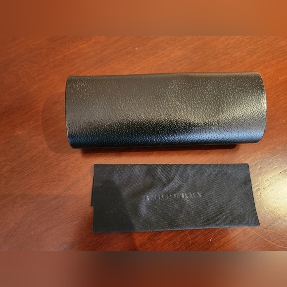 Burberry case + microfiber clothe for sunglasses - Picture 4 of 6